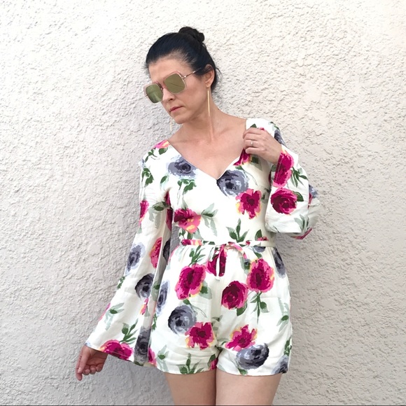 Forever 21 Pants - PRICE FIRM NWT Long-Sleeved Floral Romper